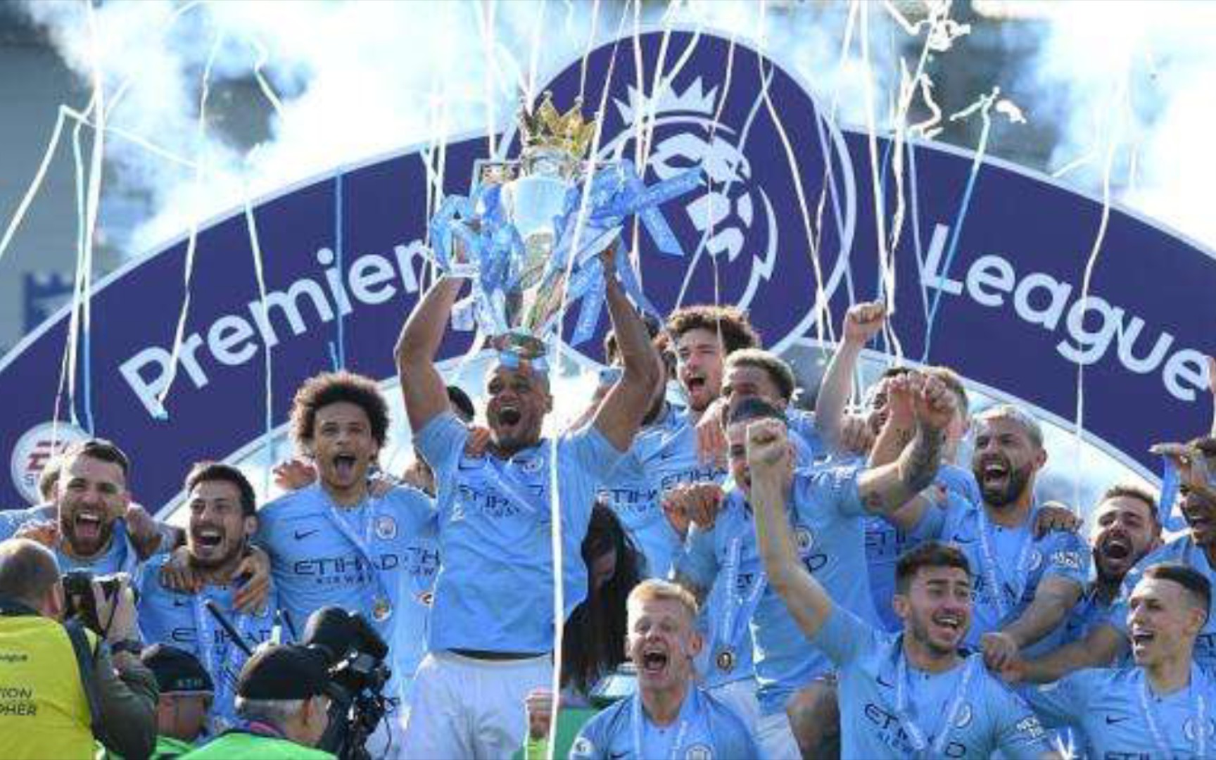 产生争执的 产生争执的